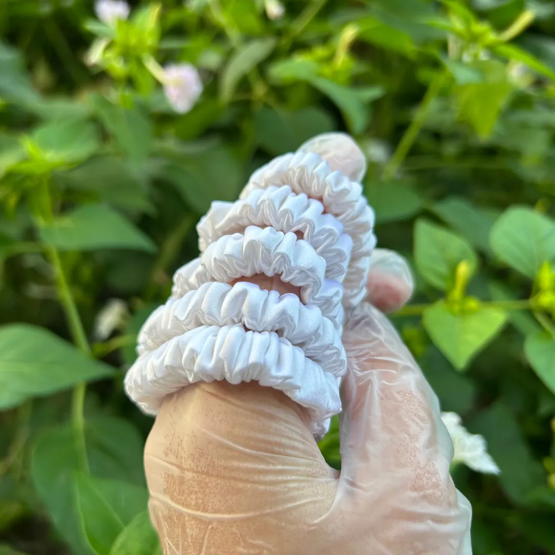 Bright White silk scrunchies mini